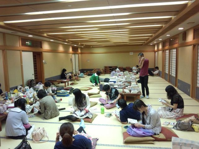 换个地方宅！岛国漫画交流活动参加者全程无交流