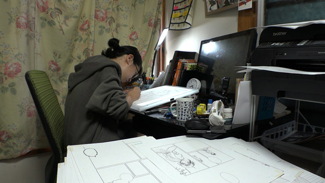 揭秘科幻不伦漫画！美女漫画家登陆电视节目