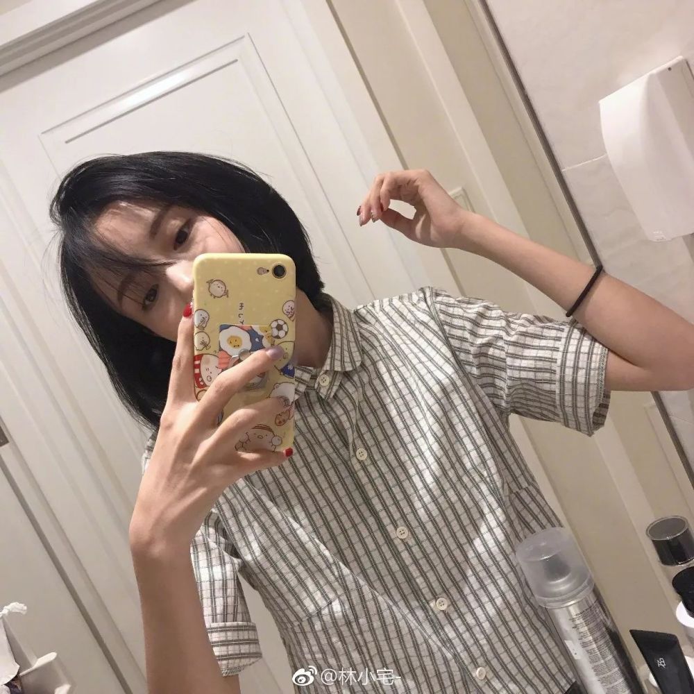 手机镜头整天对着自己,但你真的会自拍吗?