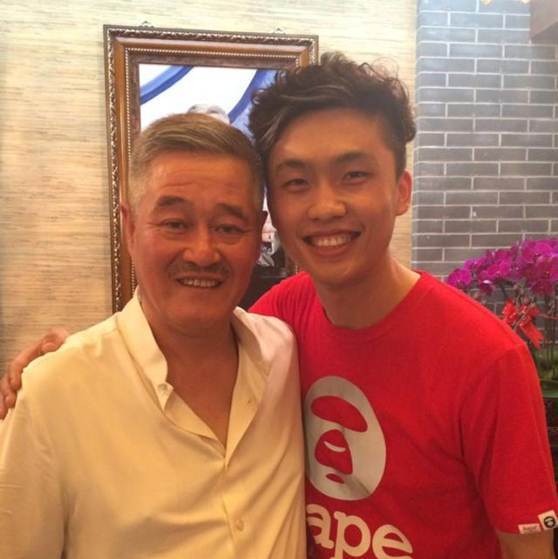 赵本山搭档李大美病逝 儿子红孩发微博让人泪目