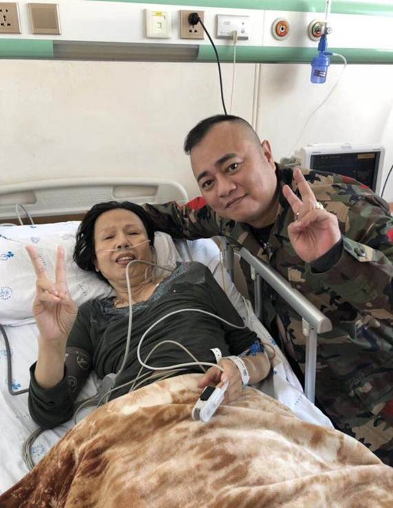 赵本山搭档李大美病逝 儿子红孩发微博让人泪目