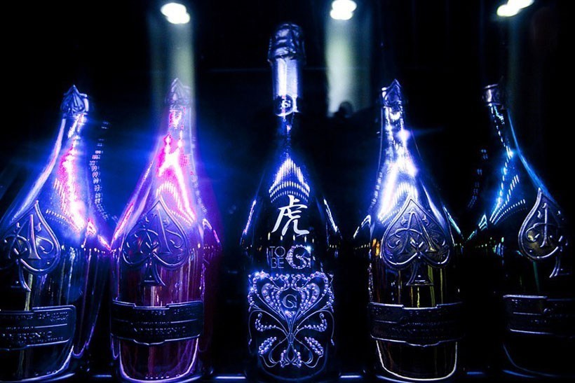 日本的风俗店居然拒绝中国人?知道背后原因的