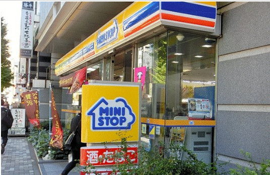 日本便利店停售工口本 《点兔》杂志被当18禁