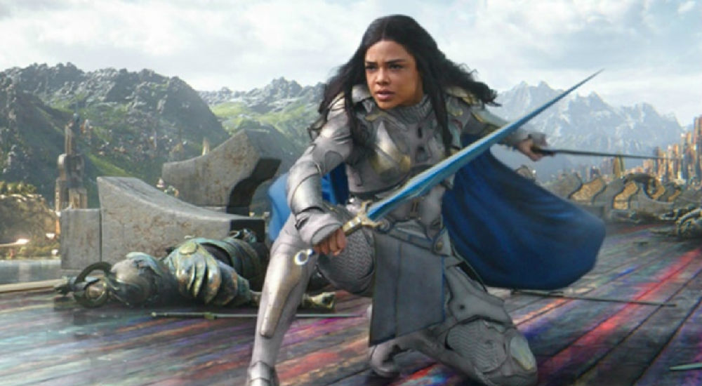 她们是漫威里帅气的女武神,手持利剑奔驰在烽烟战场