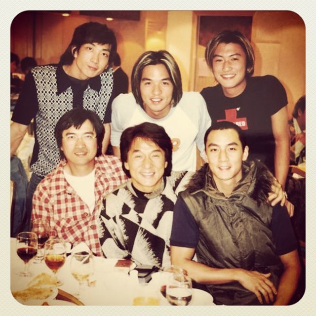 吴彦祖晒谢霆锋18岁旧照,曾说自己帅不过谢霆