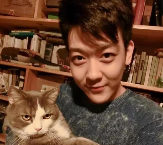 姜思达微博爆粗口骂人,得知是真爱粉后立马道