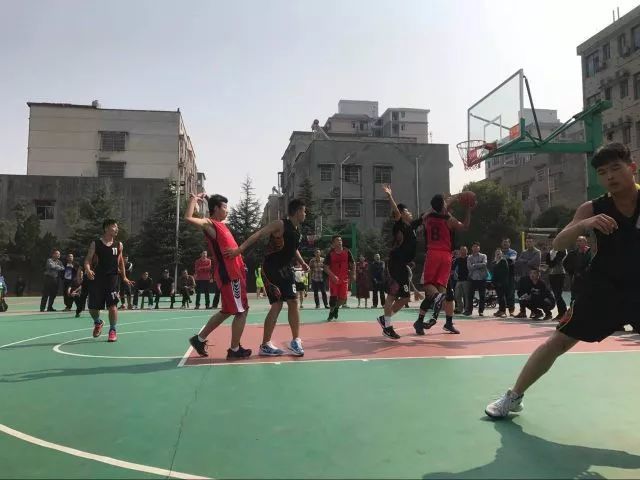 战神风采-湘潭凤凰中学篮球队总教练徐鑫成