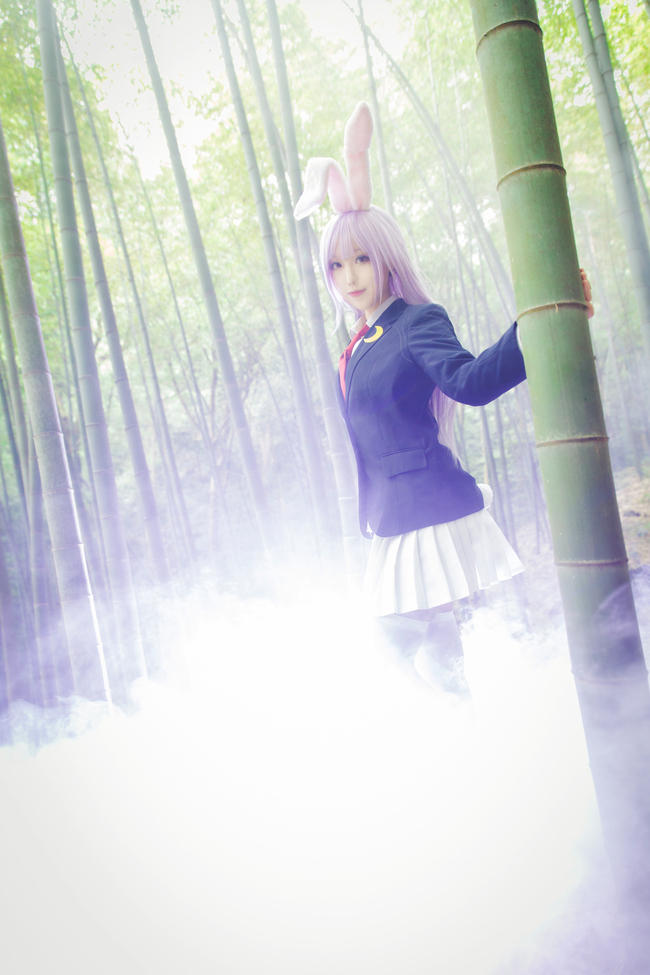 这个角度有点邪恶!可爱白丝兔女郎COS