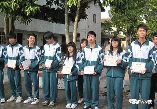 梅州各大中学最美校服大pk,快来围观你的学校校服!