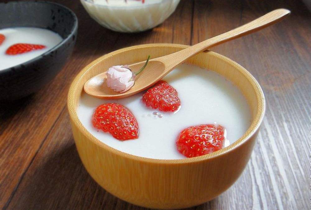 每个人都能做的甜品,牛奶冻嫩滑好吃,吃货的福利哦!