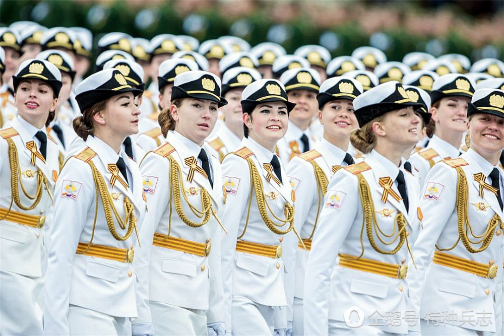 这国女兵竟比传说中的俄罗斯女兵还漂亮?战场遇到你准备怎么办?