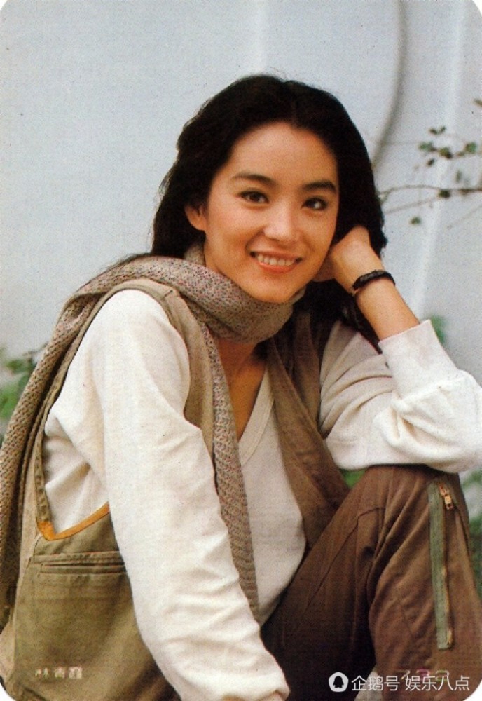 看完林青霞20岁的旧照片,网友:这才是真正的女神