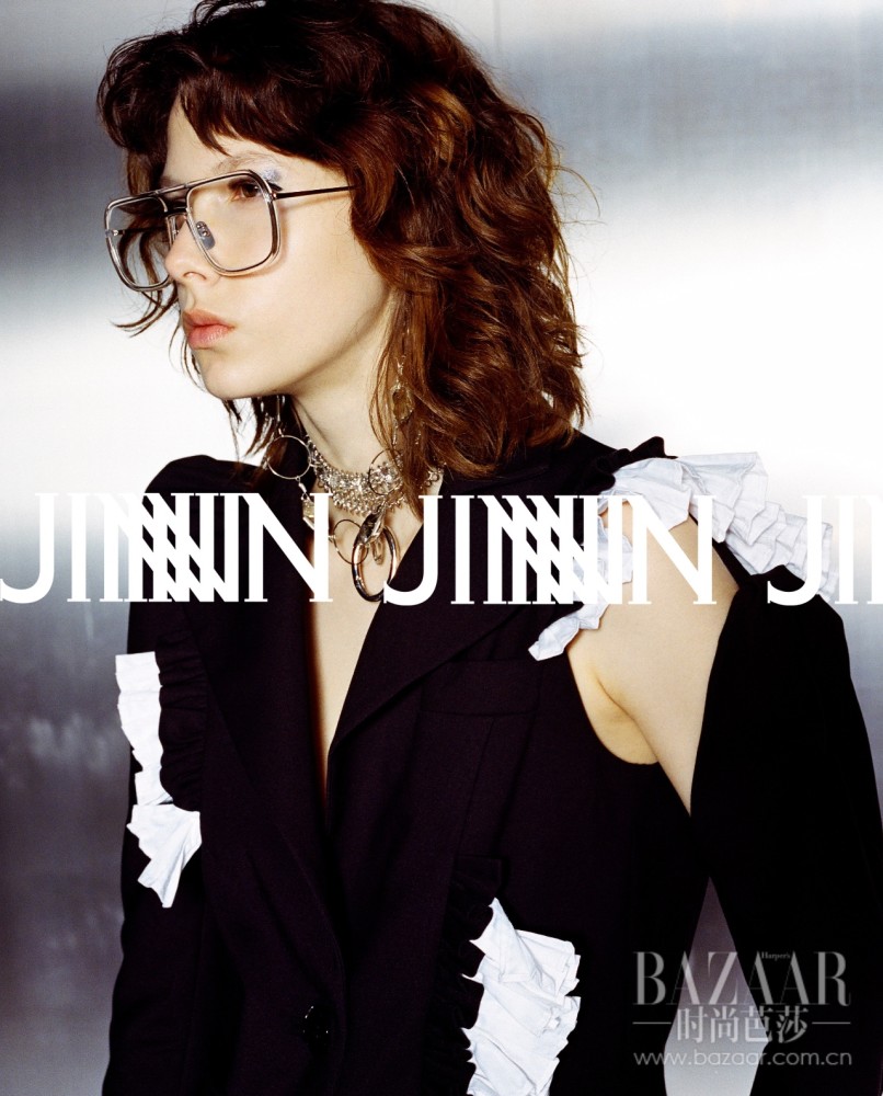 被杨幂Baby张天爱抢空,全世界为之沸腾!这副眼