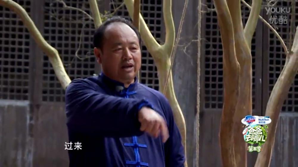 想不到Jasper如此调皮,嗯哼夸他优秀,教武老师