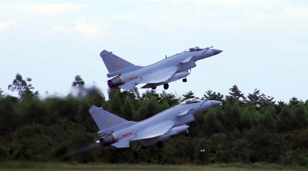 中国空军次强踹门组合公开:比歼20歼16更实