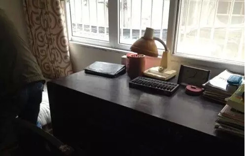 老教师去世 3千封书信成唯一遗物