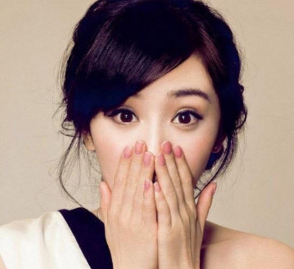 盘点圈内女星手型哪个最美?热巴位居榜首,倒数第一是她?