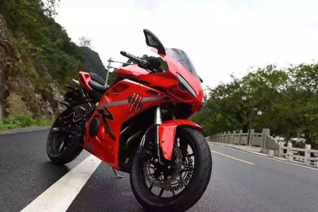 gsx250r和cbr300应该怎么选?q&a快问快答系列