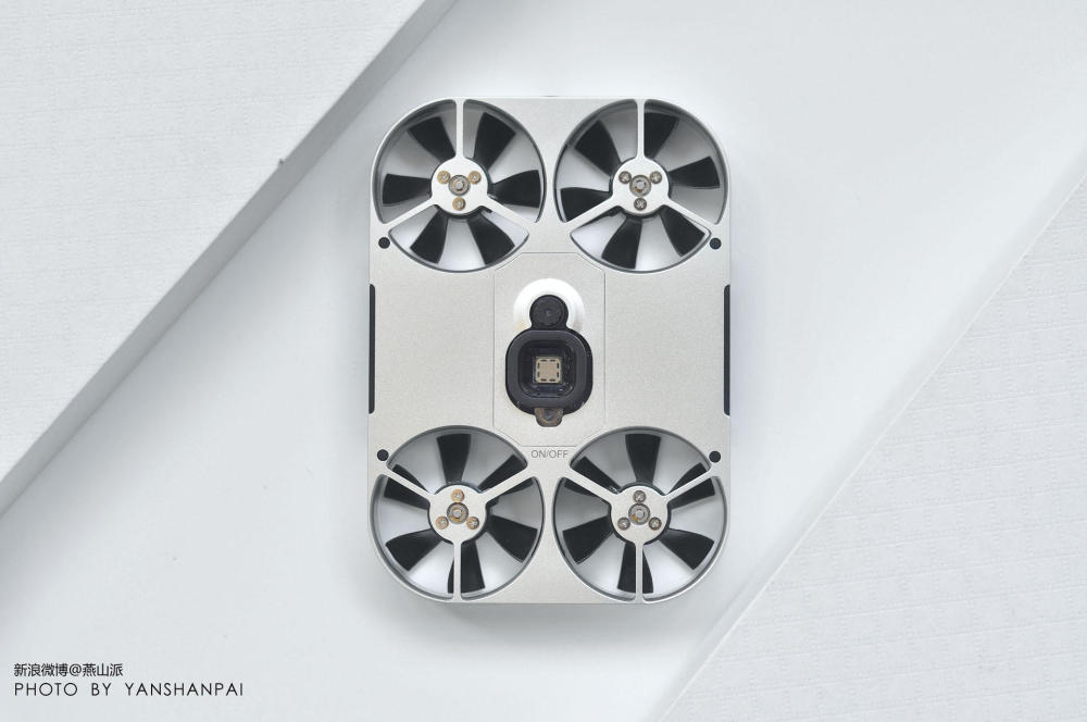 AEE手机自拍无人机蜂B10评测:小到可以藏在