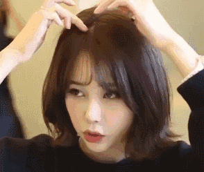 step1:将头发分缝飞成4:6.