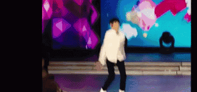 王源,王嘉尔真的是在踢毽子,不是在表演五禽戏吗!