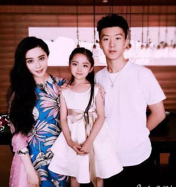 范丞丞硬照公布正式进军娱乐圈，姐姐范冰冰保驾护航