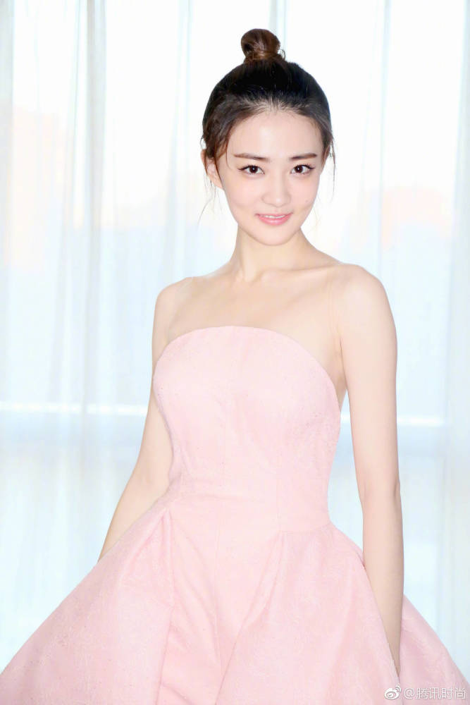 星光大赏,女演员颜值难分高下,杨幂赵丽颖美得不一样!