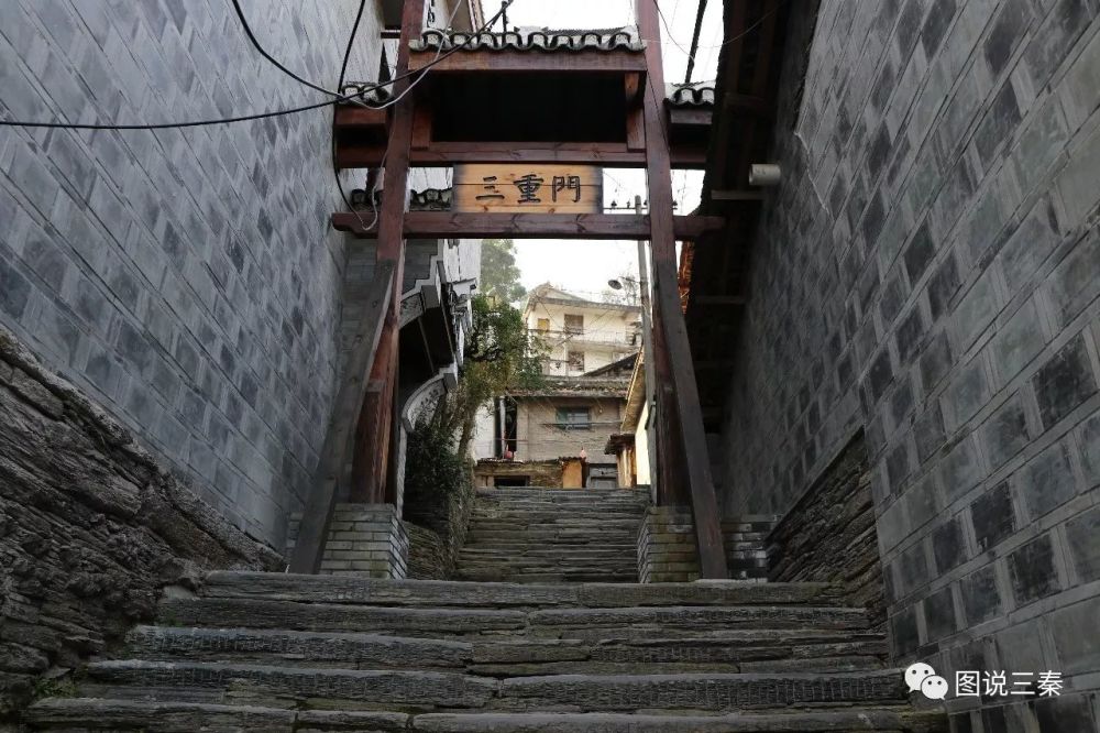 千年蜀河古镇 在窄窄的小巷里面 竟有一座"护国宫"