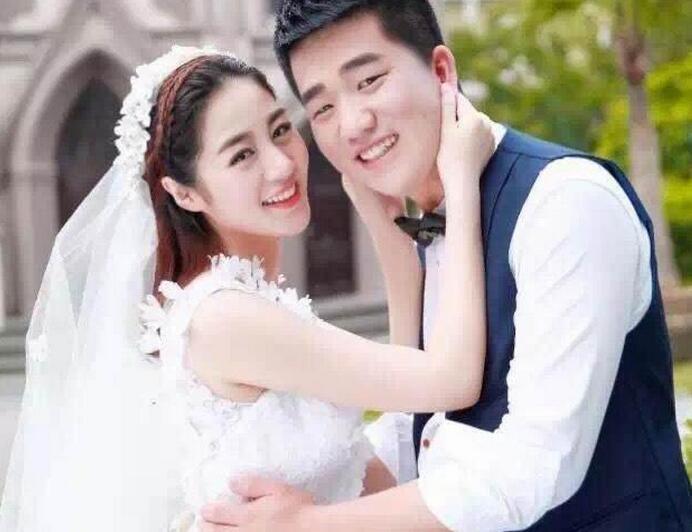 王小蒙出席星光大赏,被指整容整成翻版赵丽颖