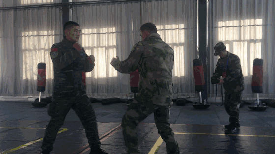 徒手格斗,中俄特战队员如何取胜?高清动图教你一招制敌