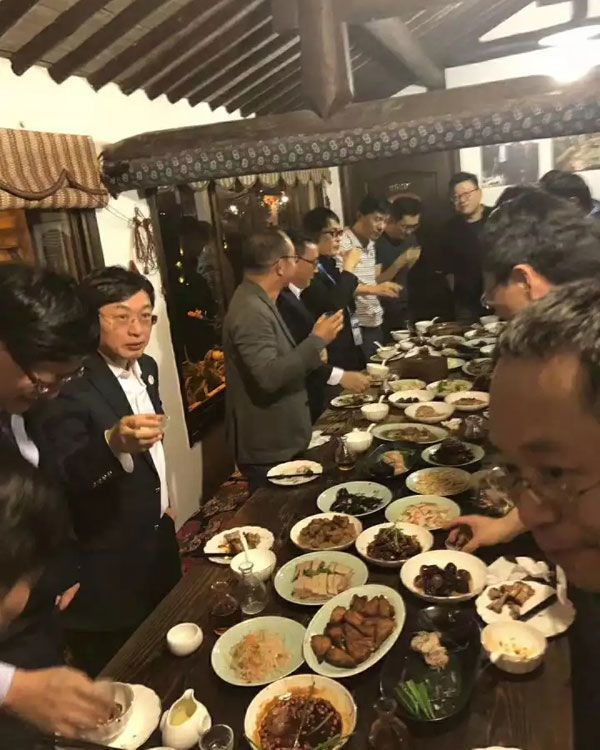一顿饭局能打垮我?开玩笑!马云笑怼"东半球最强饭局"太耿直