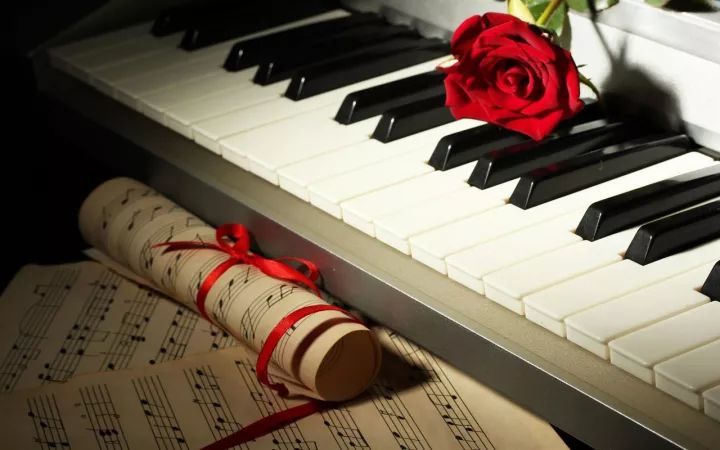 都是高贵的 唯美的钢琴旋律 倾听这如诗般的音乐