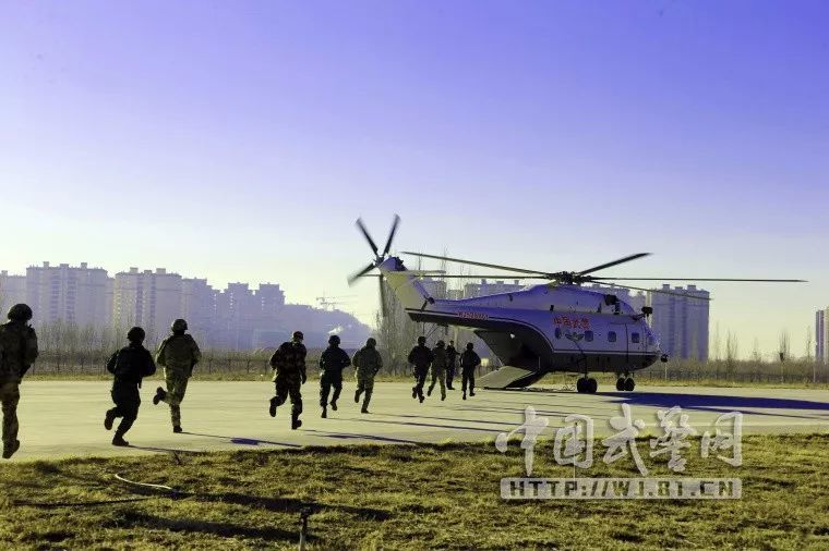 中俄合作-2017联合反恐演训特战队员出击宛