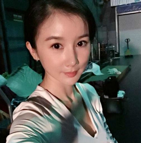被嘲整容失败的孙菲菲颜值恢复了,36岁素颜却这么美!