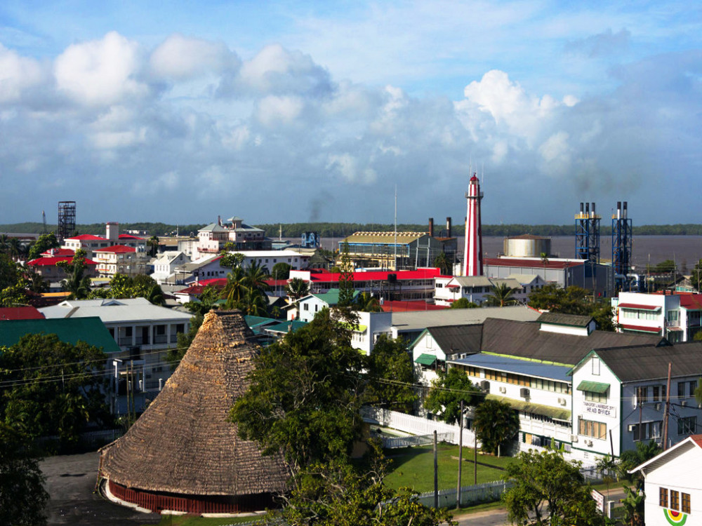 南美洲最乱的国家,只有一个城市,人人能扛枪,首