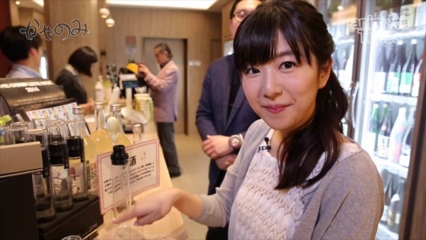 企鹅娘吐槽：日本女COSER竟然两天赚了1000万！