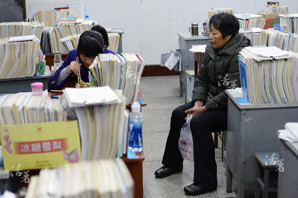 中国式陪读:家有读书郎全家跟着忙