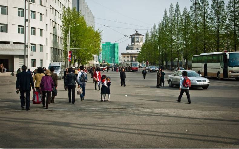 中国人前往朝鲜,拍摄平壤街头真实街景!