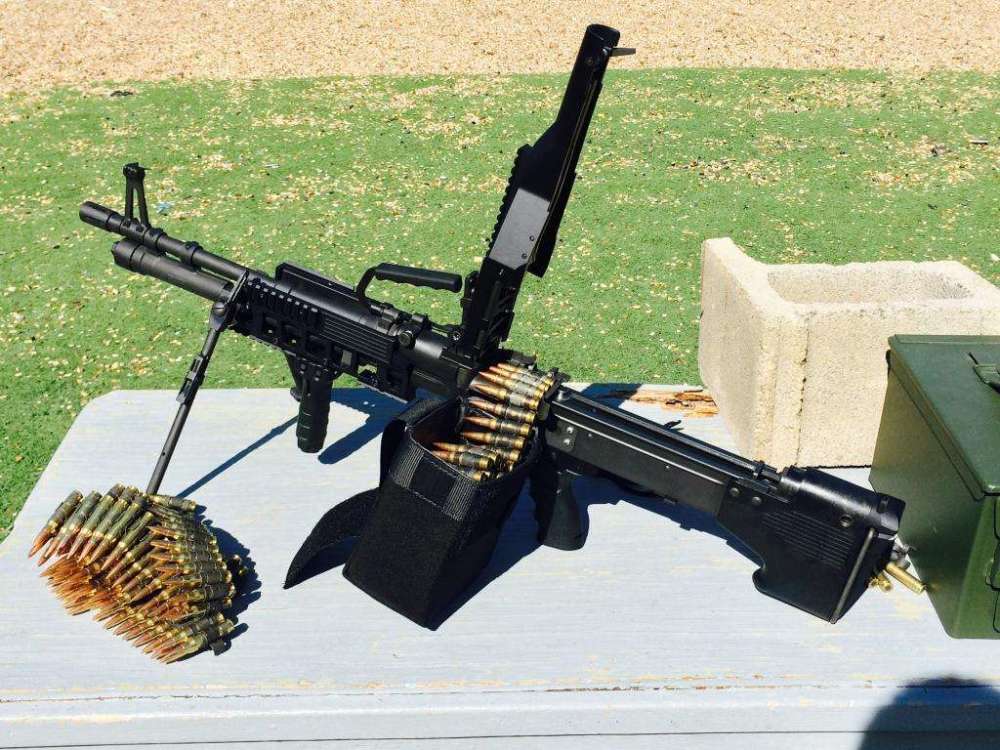 mg3通用机枪由是德国莱茵金属公司所生产的弹链供弹的