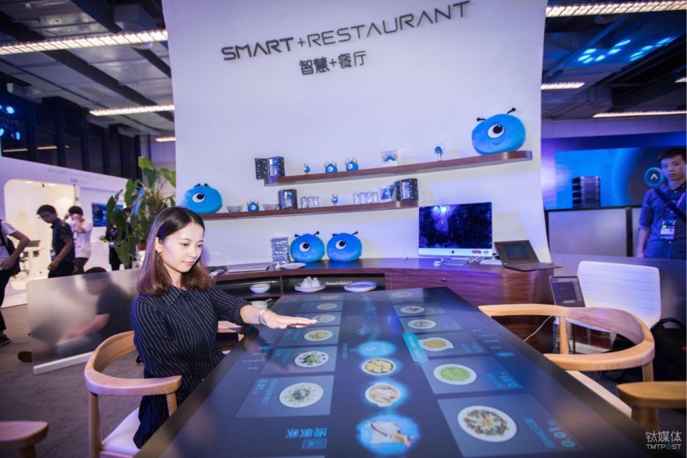 想要“截胡”吃货们，微信支付宝带着两波无人餐厅来了