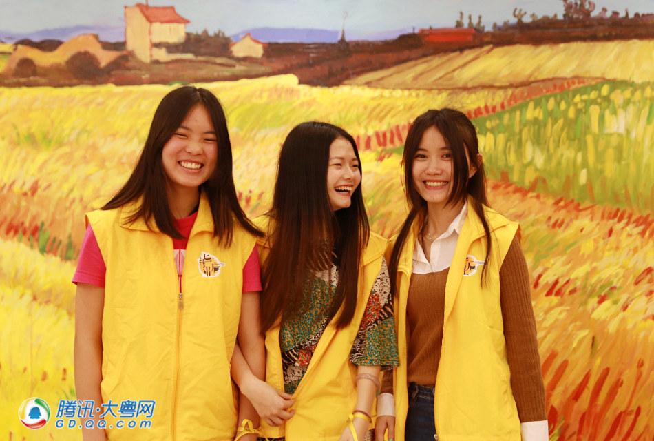 广州大学生全国收旧书建了十个图书室