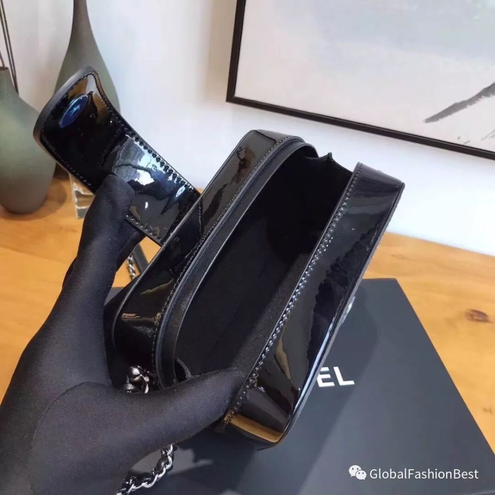 Chanel 香奈儿 秋冬限量新款链条包 漆皮搭配亮