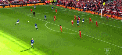 英超第6轮一场焦点战,利物浦主场1-1战平同城死敌埃弗顿,杰拉德任意球