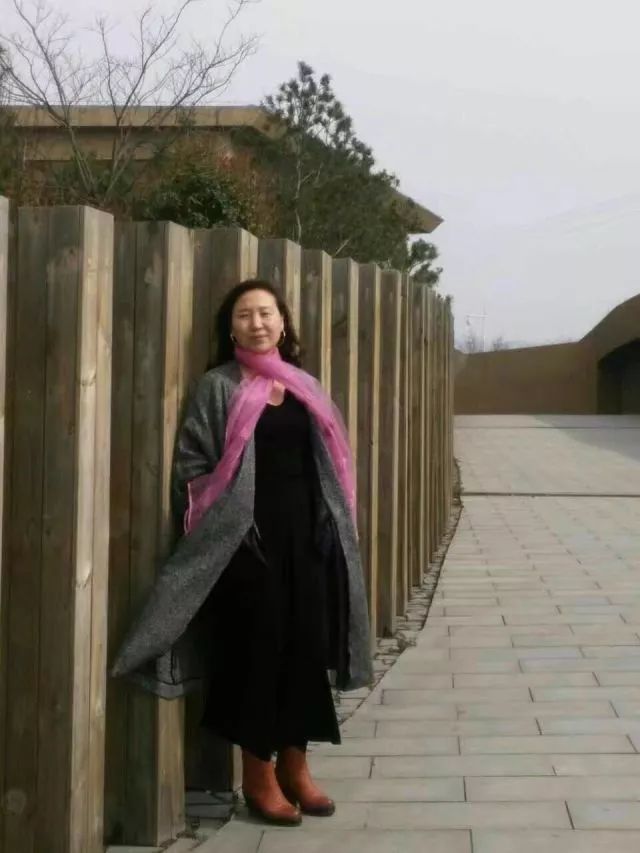 散文新观察 华之《捉迷藏》