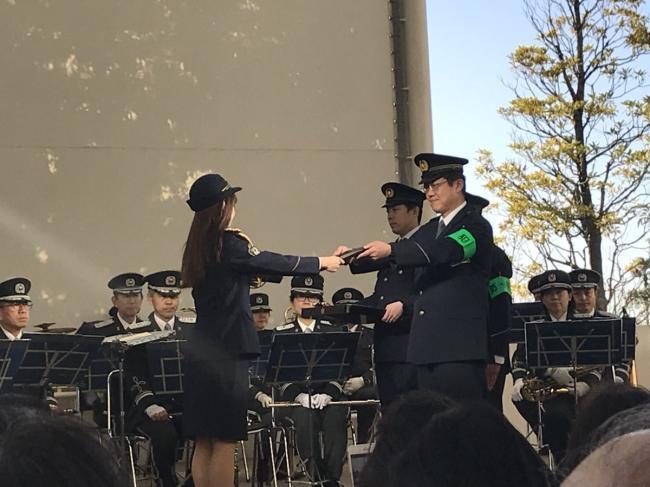 制服诱惑？日本第一COSER当一日署长