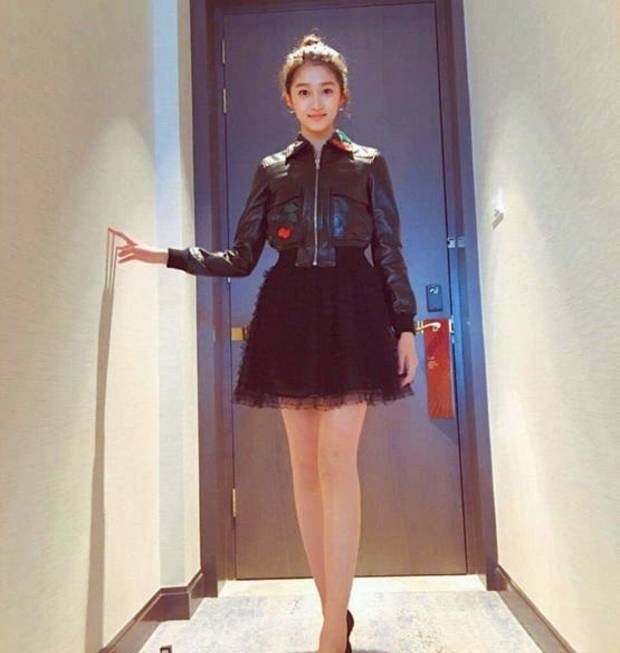 迪丽热巴和关晓彤的丸子头PK中,谁赢了?