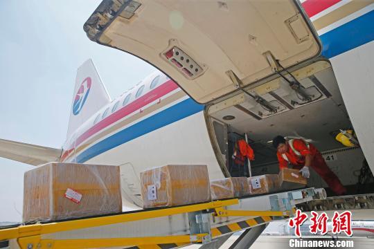 上海成为全球第3个年航空货量突破400万吨的城市