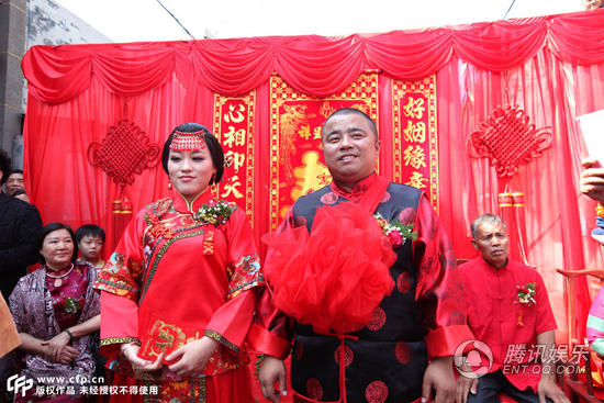 高头大马娶新娘,冯巩徒弟大婚好热闹