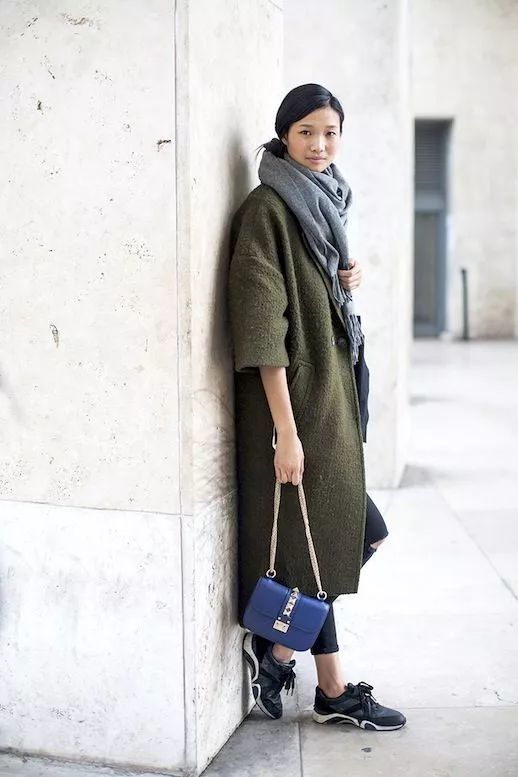 豆绿色大衣配什么打底?风衣怎么搭好看?