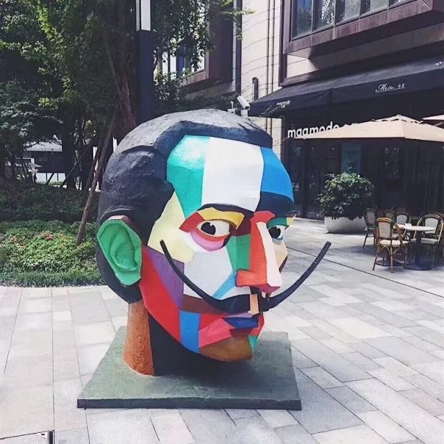 这些灵动的小人—怪咖达利真迹展